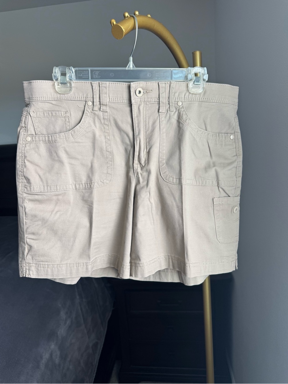 Jones New York Sienna Cargo Shorts Size 8 Khaki Taupe Stretch Cotton